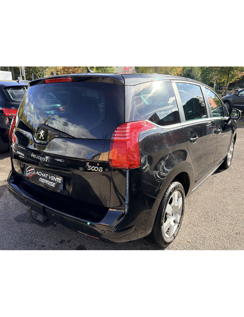 Peugeot 5008 1.6 e-HDi 120 ch – Monospace Familial Spacieux et Économique