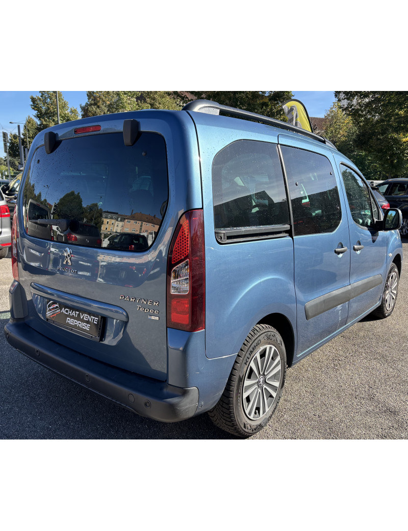 Peugeot Partner Tepee 1.6 E-HDi 92 ch Active – 5 Places Pratique et Économique Peugeot Partner Tepee 1.6 E-HDi 92 ch Active – 5 Places Pratique et Économique